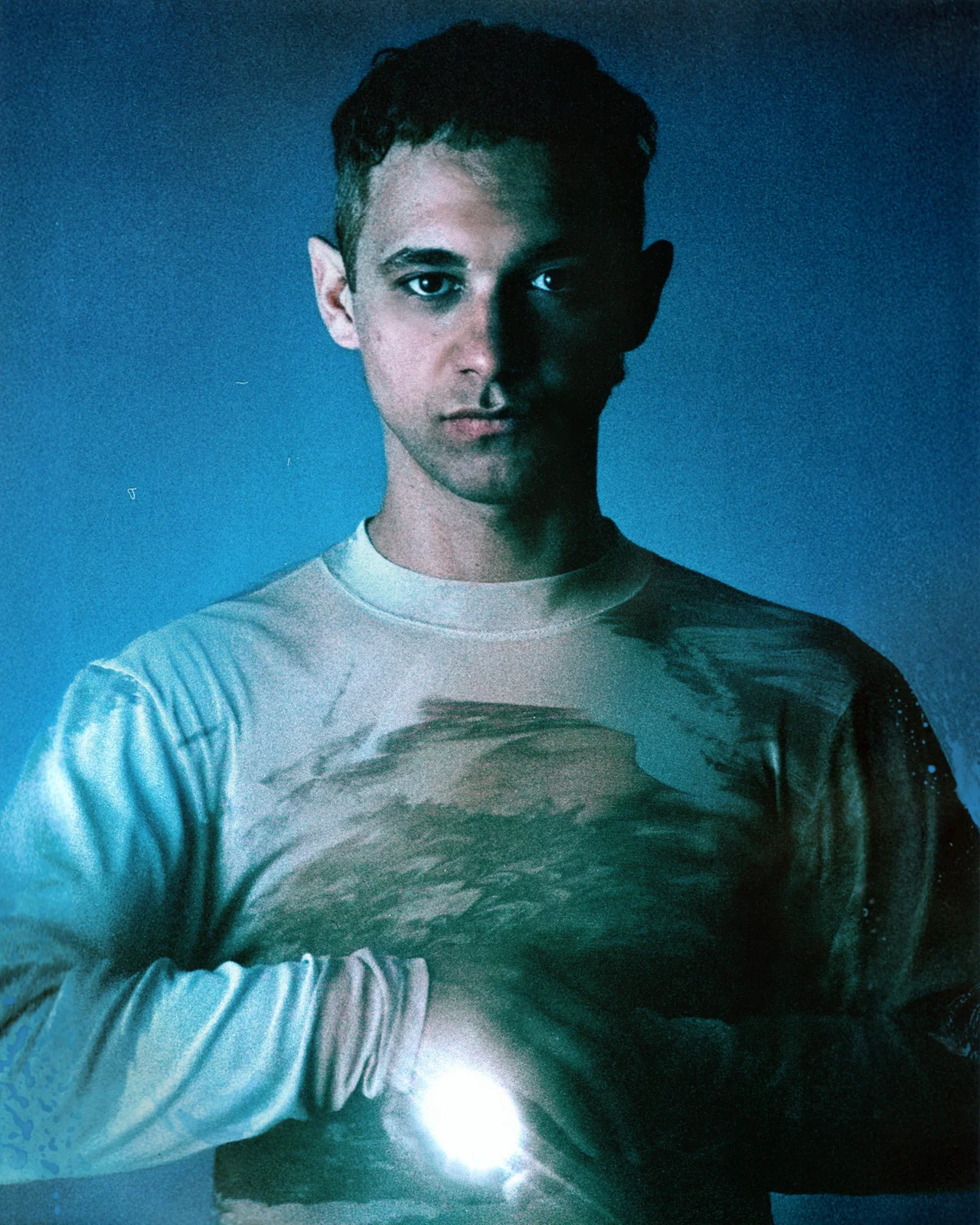 Cosmo — ritratto in luce blu, Color Fest 14, concerto del 12 agosto 2026