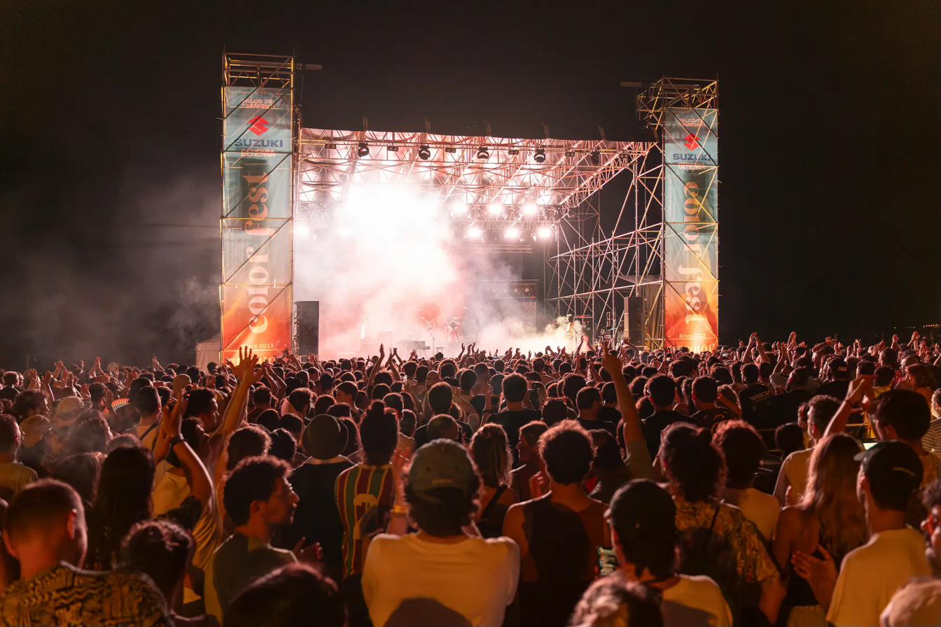 Area festival Color Fest al tramonto