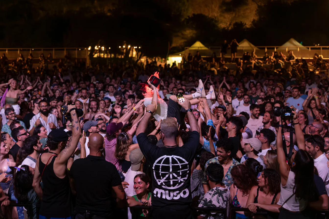 Il pubblico sotto il palco del Color Fest