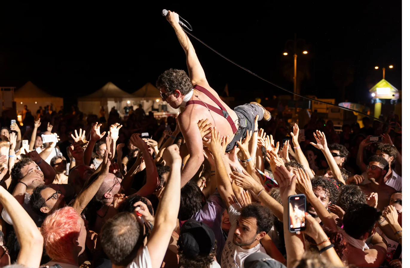 Concerto di musica indie al Color Fest sulla Riviera dei Tramonti