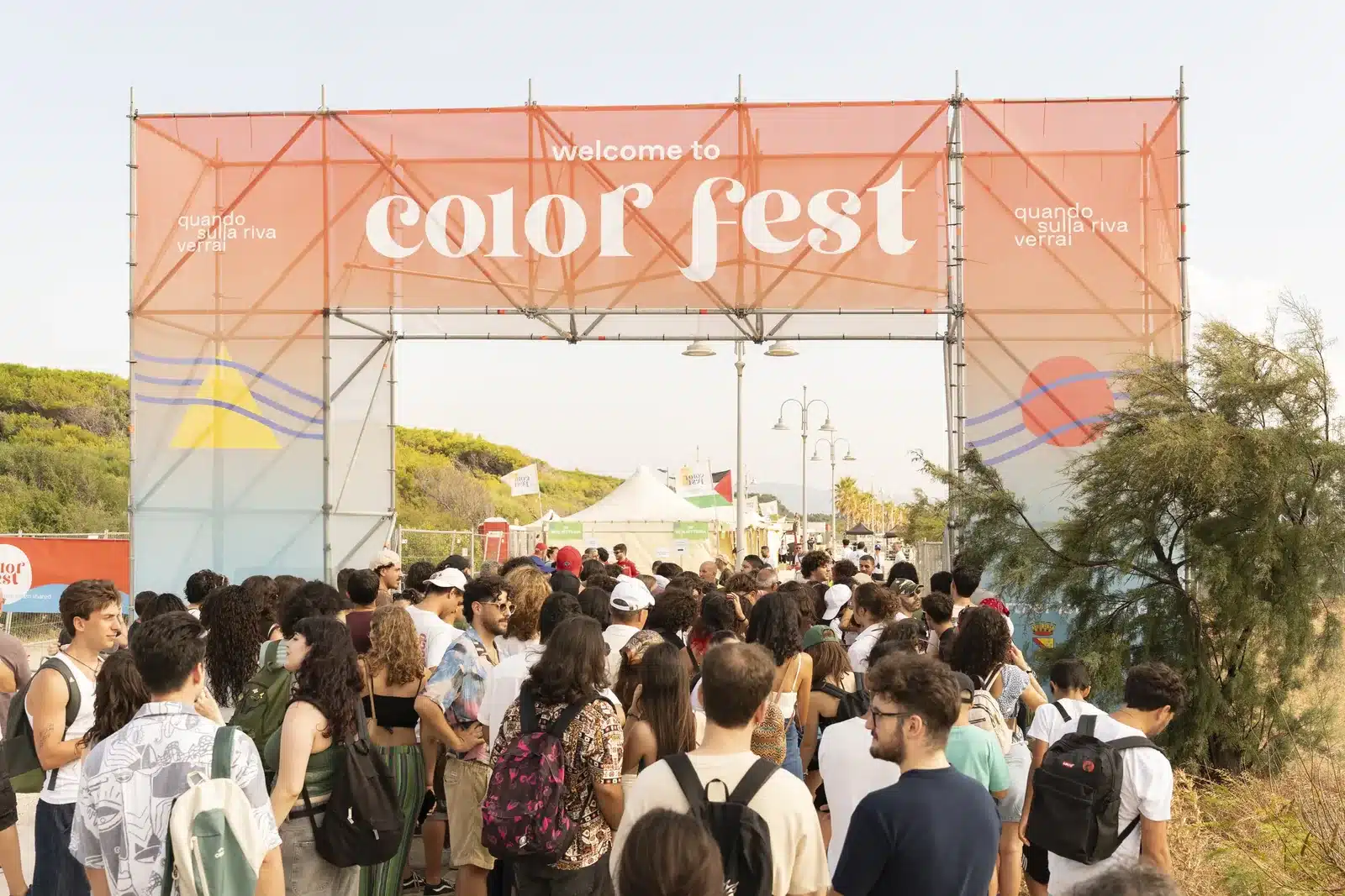 Ingresso del Color Fest sul Lungomare Falcone e Borsellino di Lamezia Terme