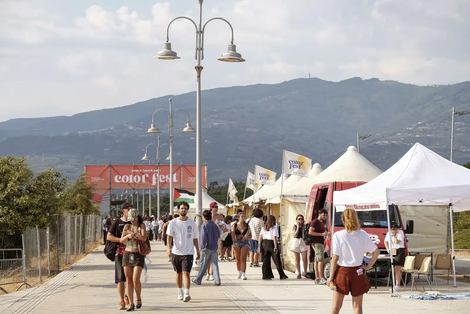 Ingresso del Color Fest sul Lungomare Falcone e Borsellino di Lamezia Terme