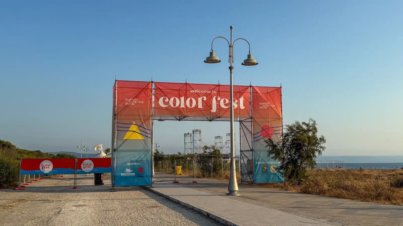 Ingresso del Color Fest sul Lungomare Falcone e Borsellino di Lamezia Terme